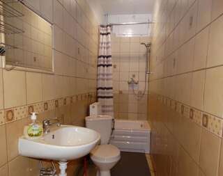 Хостелы Noclegi - Pokoje KING Дравско-Поморске Четырехместный номер с ванной комнатой-7